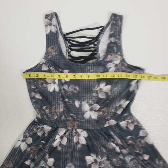 5/$12Jessica Simpson Lace-Up Cutout Back Dress - Picture 10 of 11